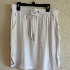 Liz Claiborne “Weekend” White Casual Skirt